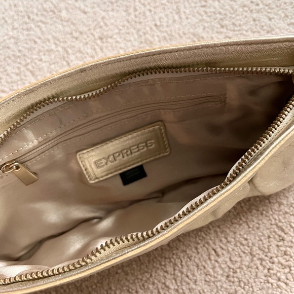 Gold Express Clutch - Picture 3 of 3